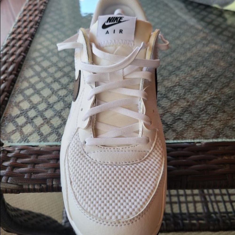 Nike airmax, white and black.